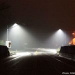 夜間の道路照明・視認性のイメージ(FHWA提供)